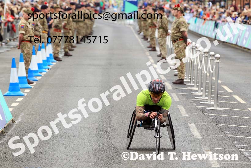 Mens wheelchair 2022 Great North Run. Photo: David T. Hewitson/Sports for All Pics